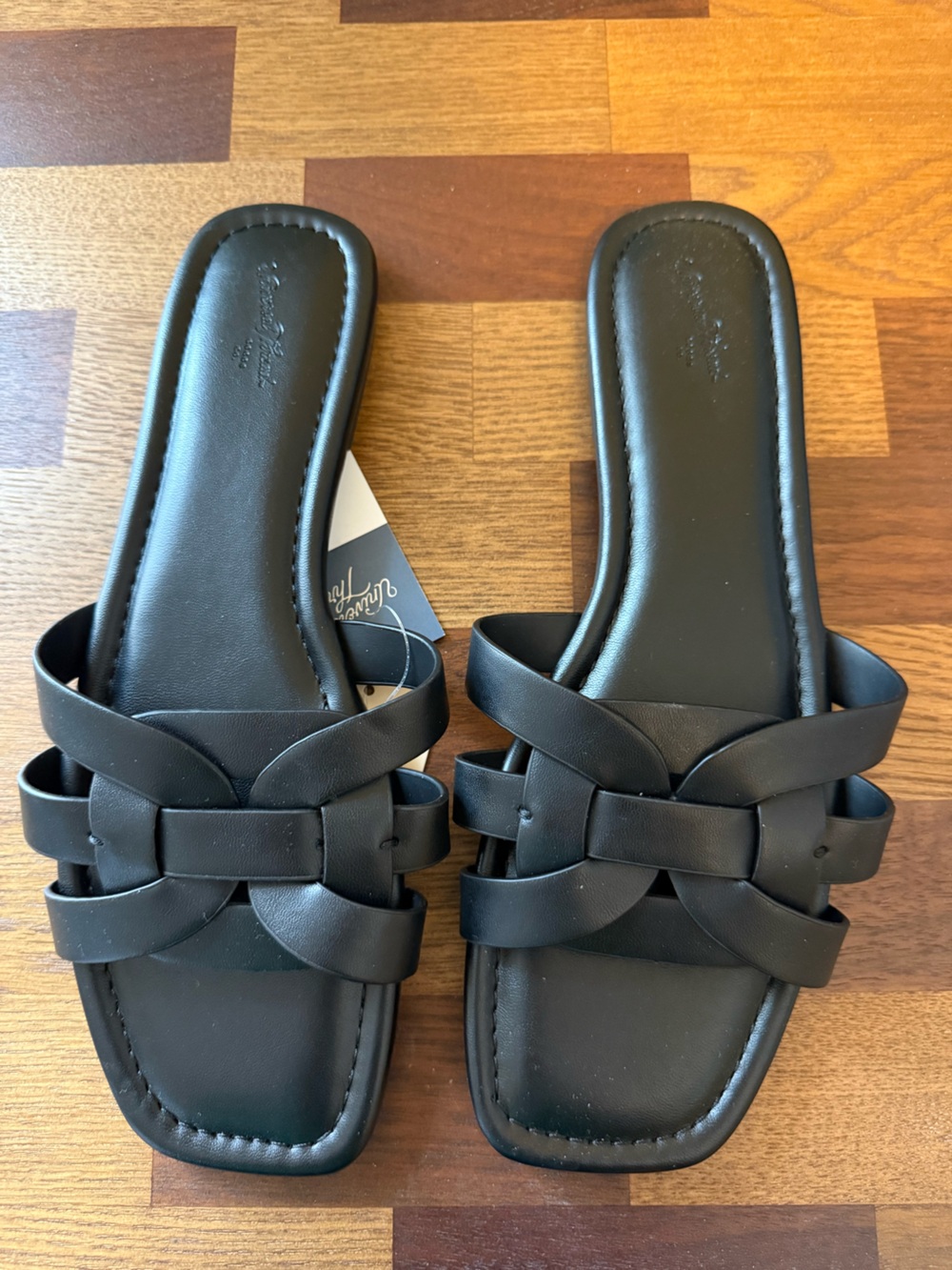 NWT Universal Thread Vegan Woven Slide Sandals - Black SZ 9